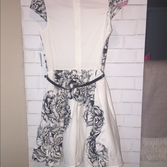 Floral tulle dress - Picture 4 of 4